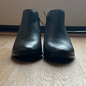 Sam Edelman Black Leather Bootie Size 7